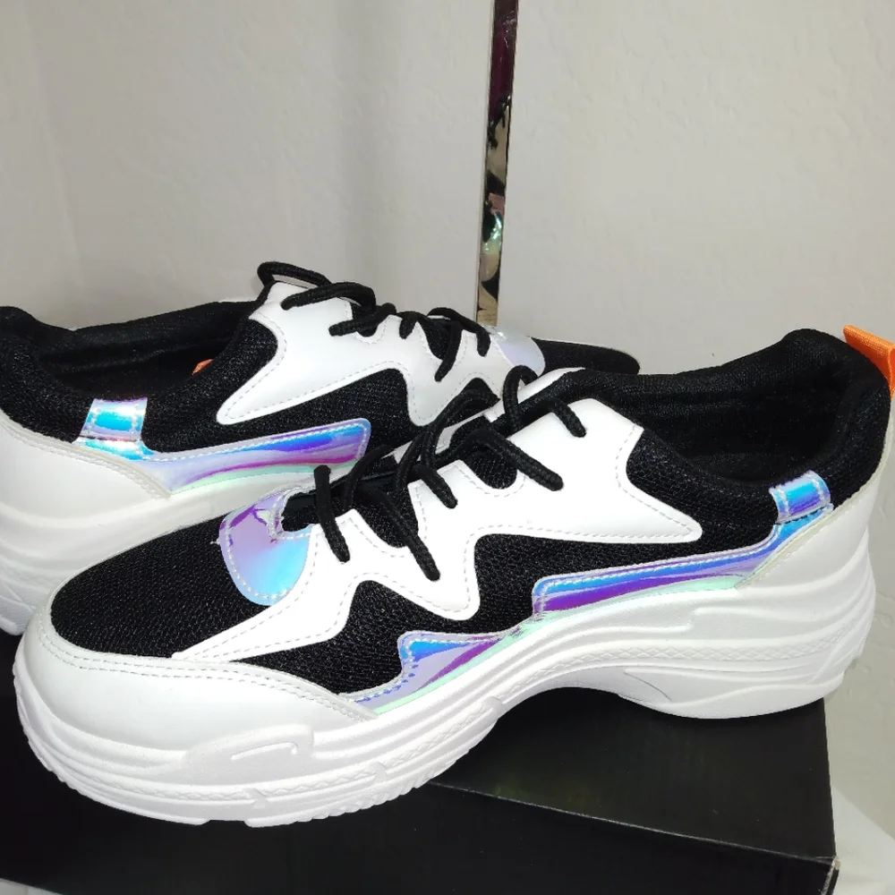 NWOT FASHION NOVA Athletic shoes 🌸🌸🌸🌸 - Picture 3 of 4